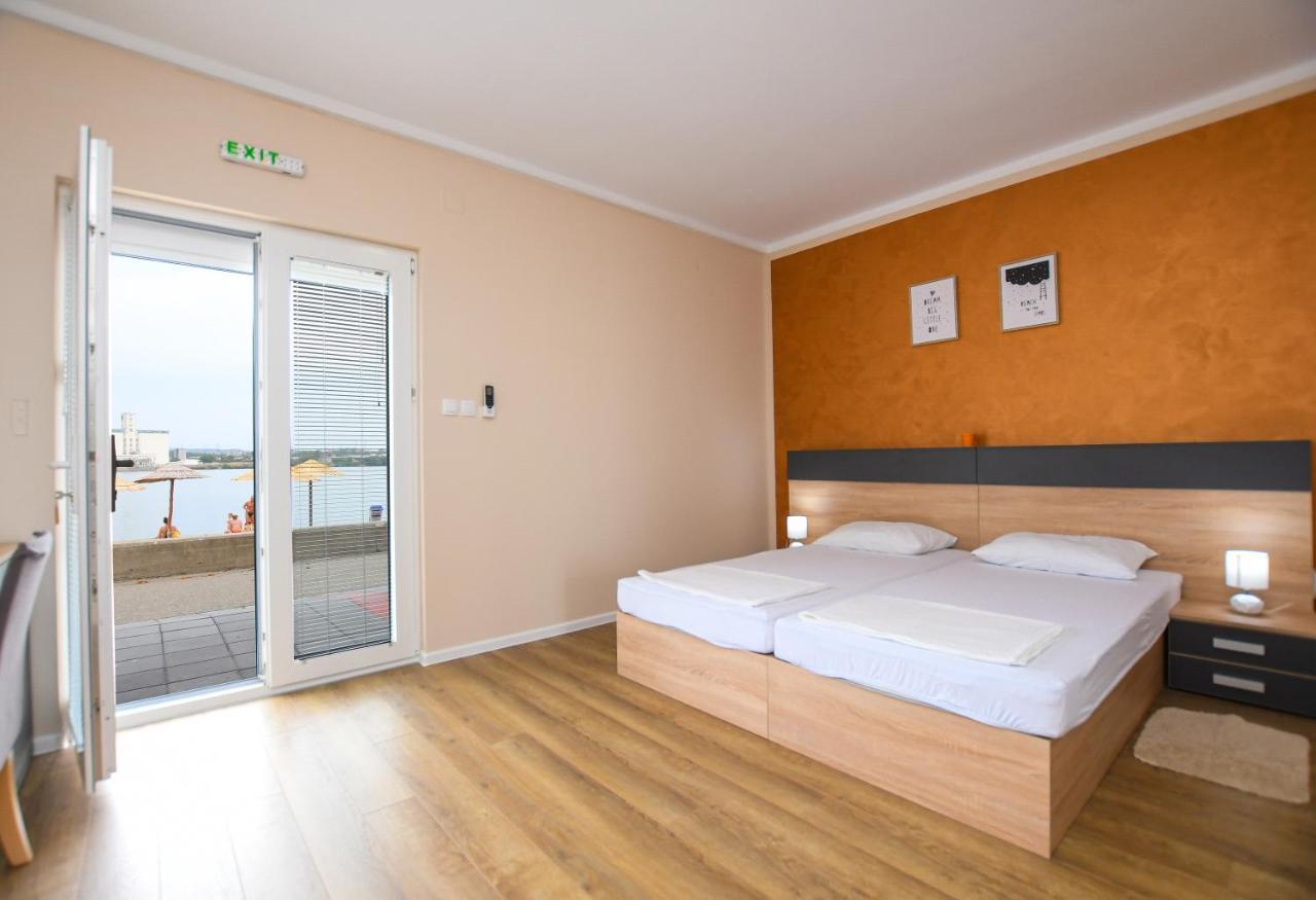 Danubiana Apartments 5 クラドヴォ エクステリア 写真