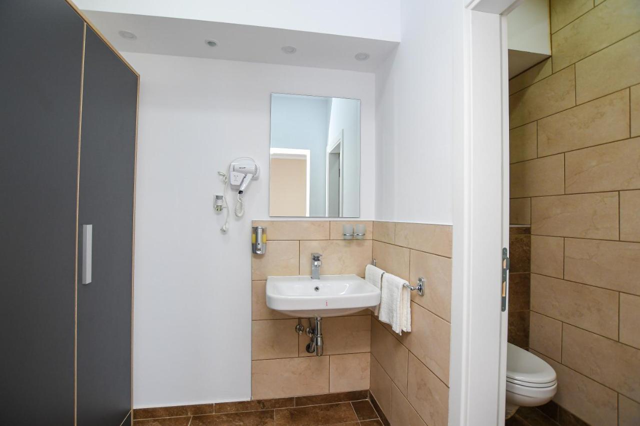 Danubiana Apartments 5 クラドヴォ エクステリア 写真